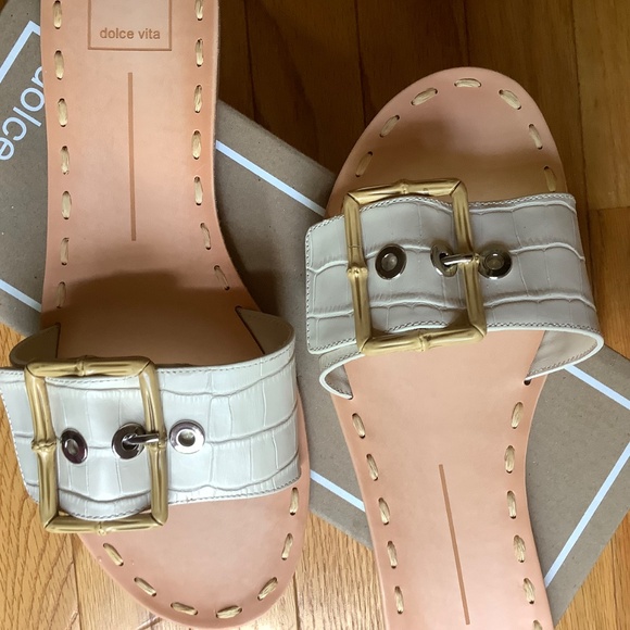 Dolce Vita Dasa Embossed Leather Buckle Slide Sandals Eggshell SZ 9.5 - Picture 5 of 16